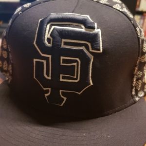 ⚾️🖤🧡🌁🌉🧢New era hat 59Fifty authentic Black & White MLB merchandise Size 7 5/8